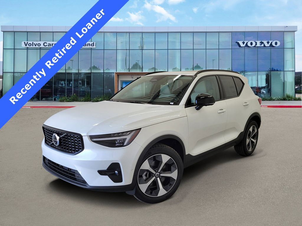 Crystal White 2026 Volvo XC40 B5 Plus AWD SUV / Crossover All-Wheel Drive Automatic