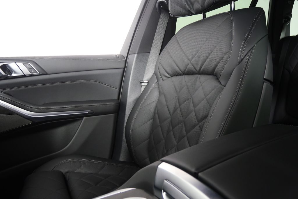 Thumbnail: 2026 BMW X5 - 22