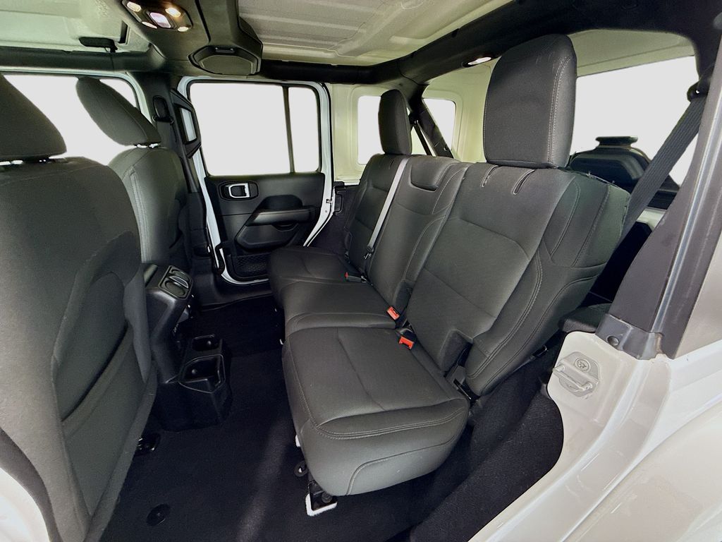 Thumbnail: 2019 Jeep Wrangler - 21