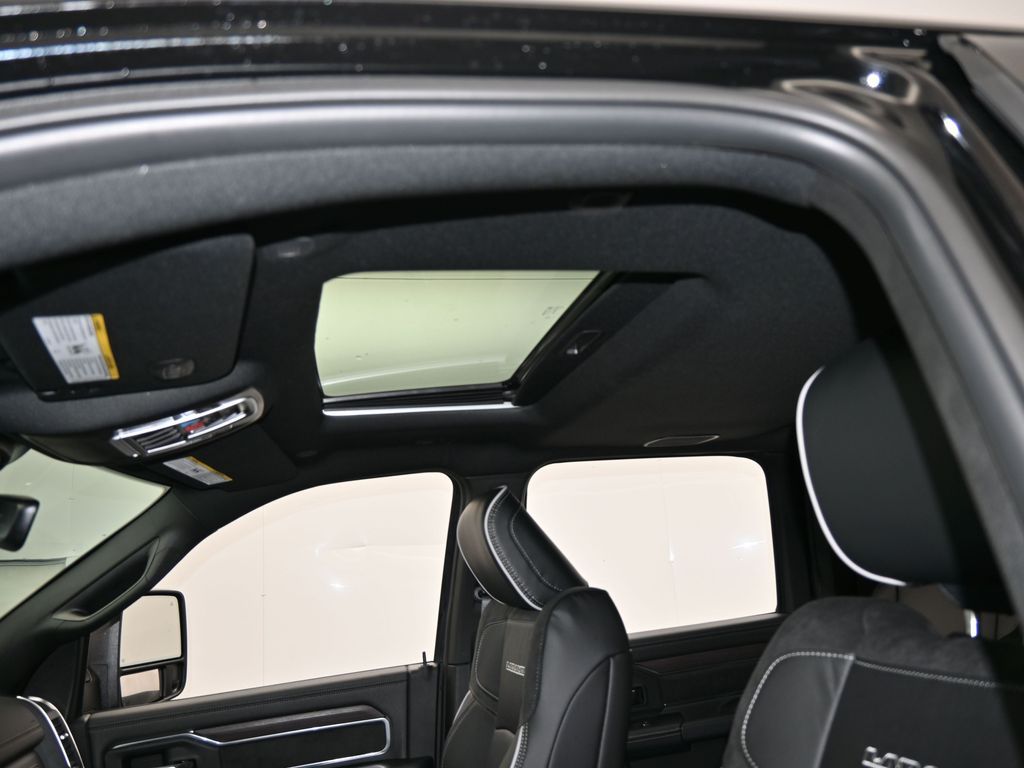 New 2026 Diamond Black Crystal Pearlcoat Ram Laramie image 11