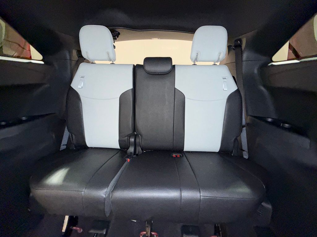 Thumbnail: 2025 Toyota Sienna - 23