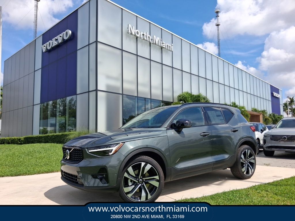 2026 Volvo XC40 Plus