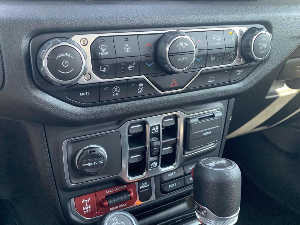 2025 Jeep Wrangler 4-Door Willys - Photo 37