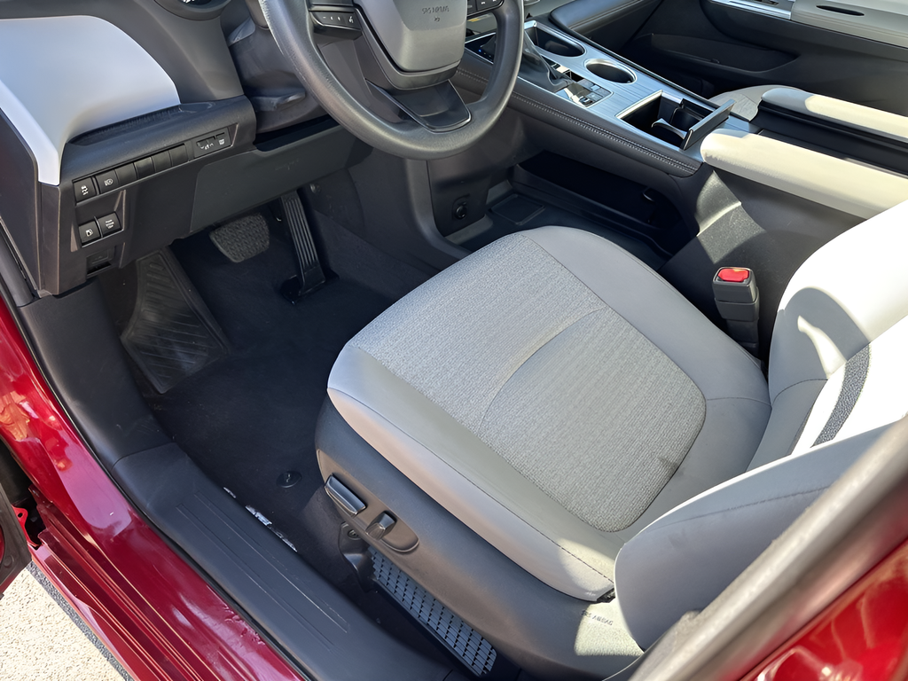 Used Car 2025 Toyota Sienna  Le For Sale Under $50,000 In Austin, Texas