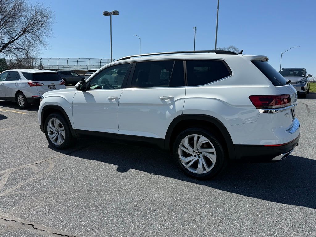 2022 Volkswagen Atlas 3.6L V6 SE w/Technology White at Sutliff Volkswagen