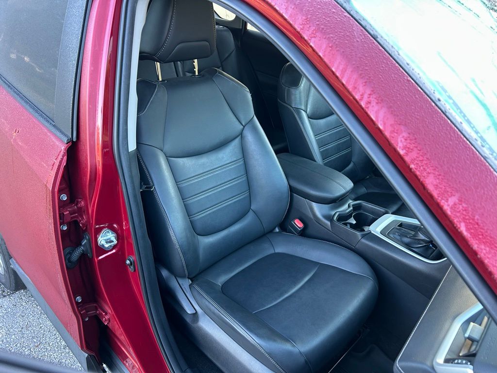 Thumbnail: 2021 Toyota RAV4 - 15