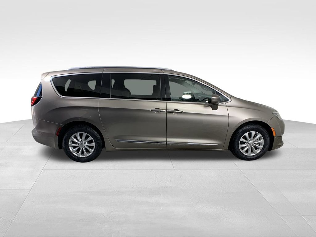 2018 Chrysler Pacifica Touring L 7