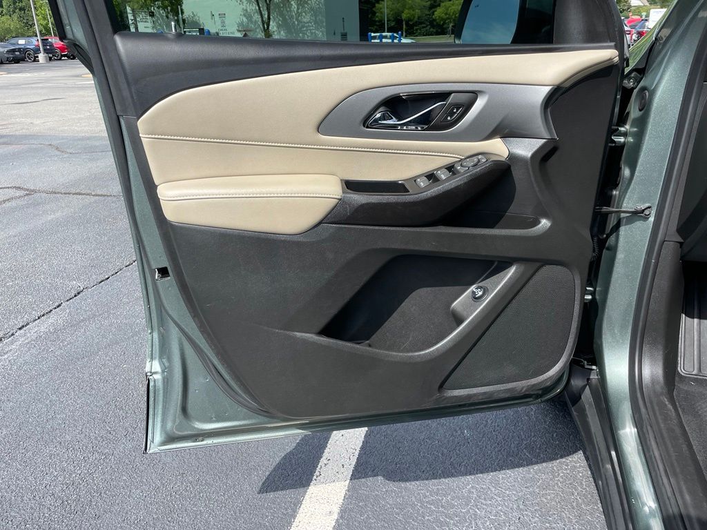 Thumbnail: 2023 Chevrolet Traverse - 23