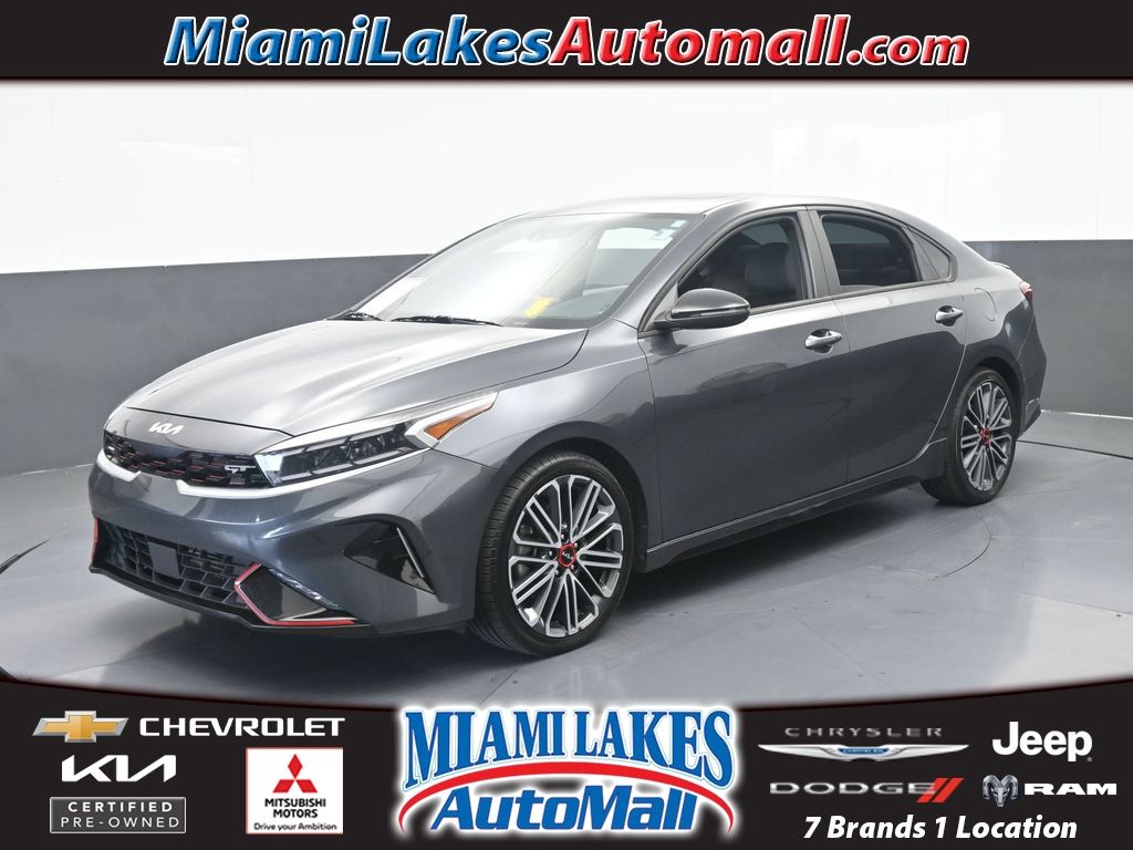 2023 Kia Forte Gris (Gravity Gray) Sedán Tracción delantera 7 velocidades Automática
