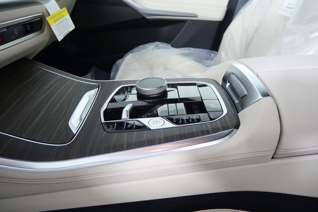 Thumbnail: 2026 BMW X5 - 22