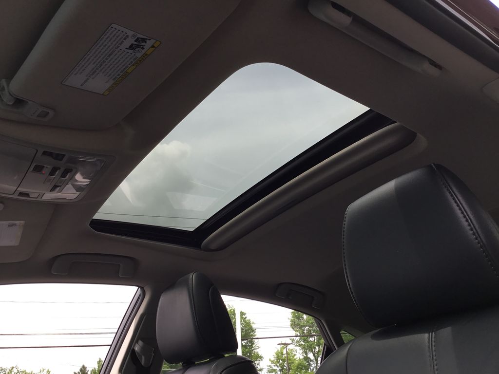 2016 Toyota Avalon Limited 9