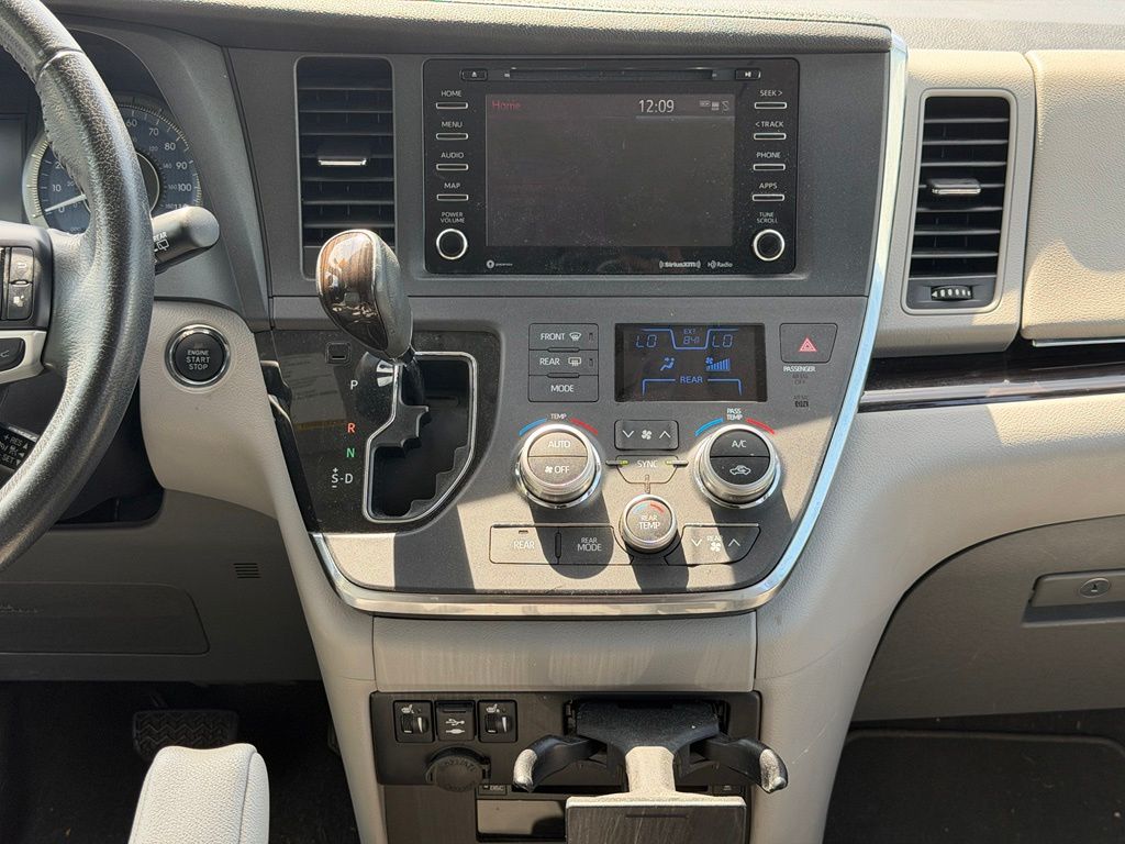 2018 Toyota Sienna XLE Premium 7 Passenger