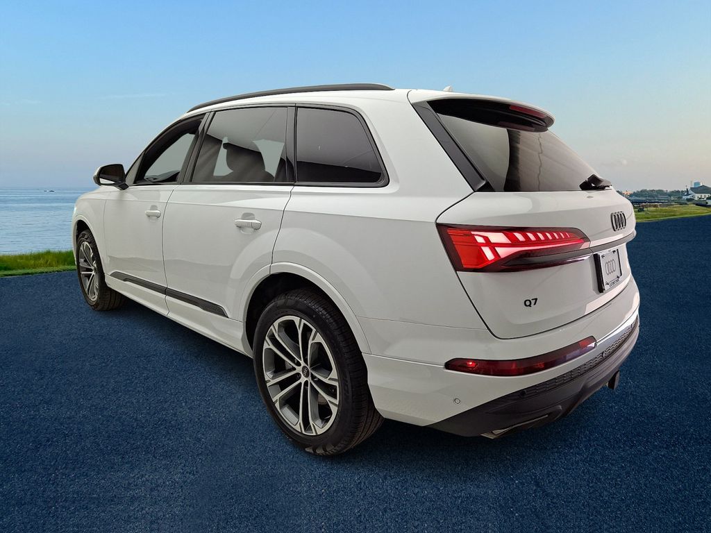 Thumbnail: 2026 Audi Q7 - 4