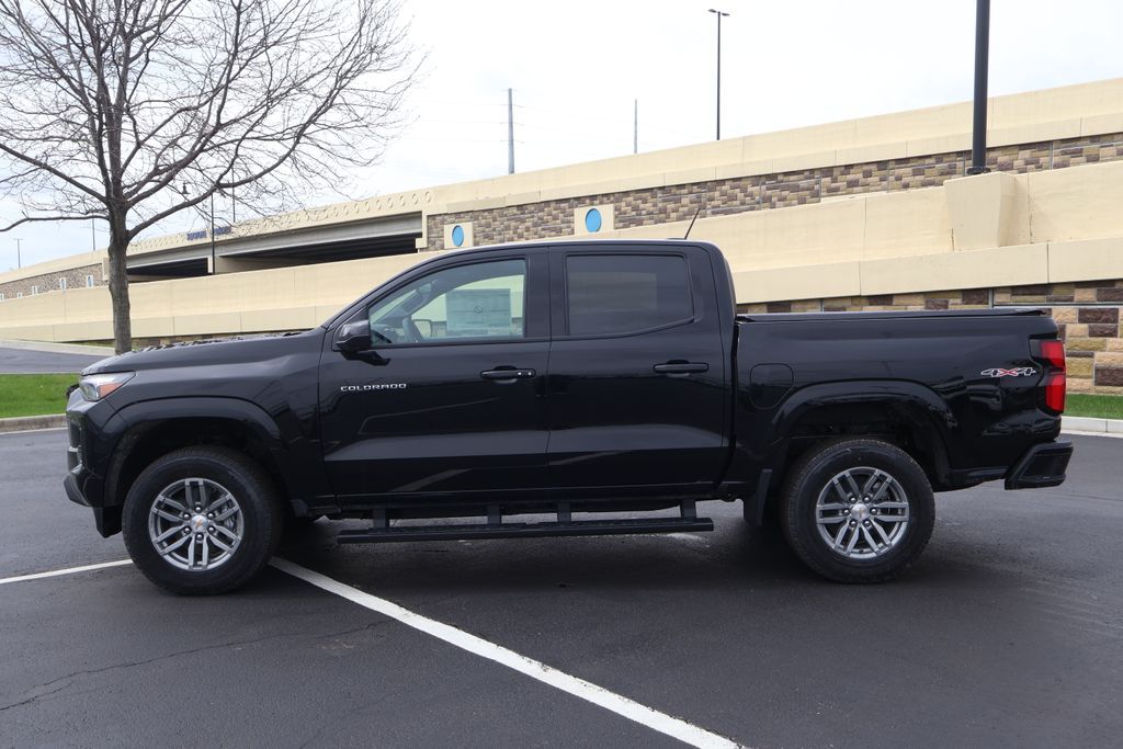 Thumbnail: 2026 Chevrolet Colorado - 4