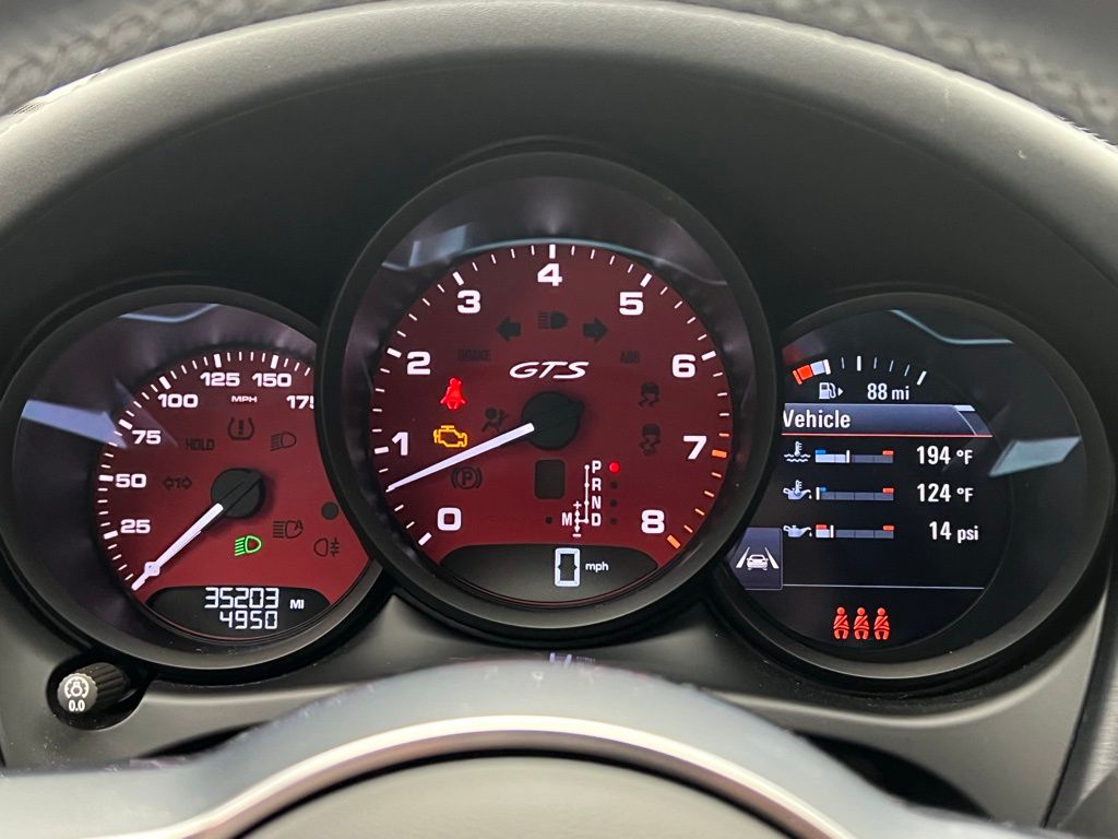 Thumbnail: 2021 Porsche Macan - 10