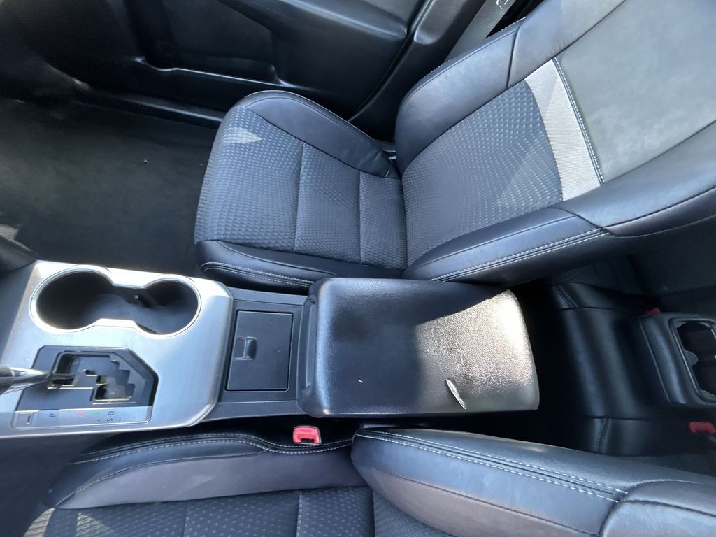 Thumbnail: 2013 Toyota Camry - 20