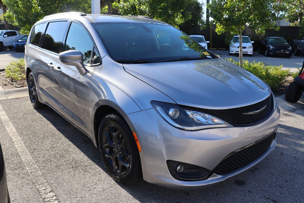 2019 Chrysler Pacifica Touring L 6