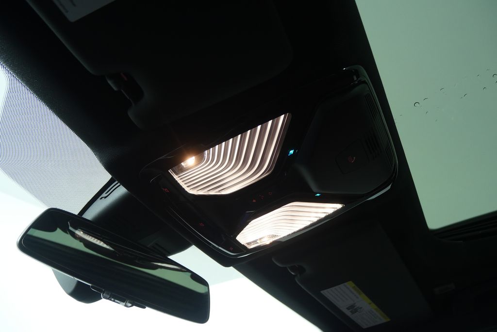 Thumbnail: 2025 BMW 3 Series - 24