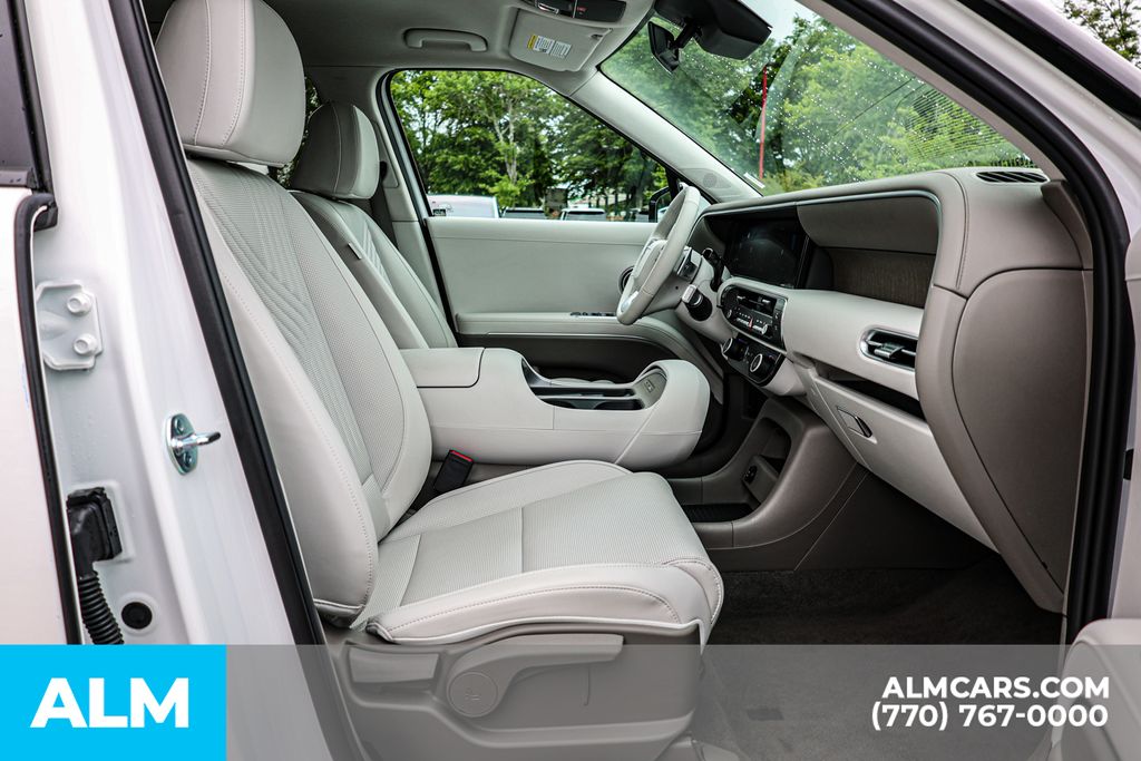 Used 2026 White Hyundai SEL image 22