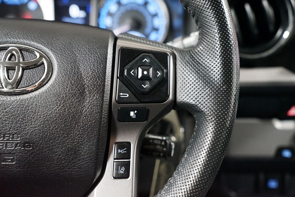 Thumbnail: 2021 Toyota Tacoma - 14