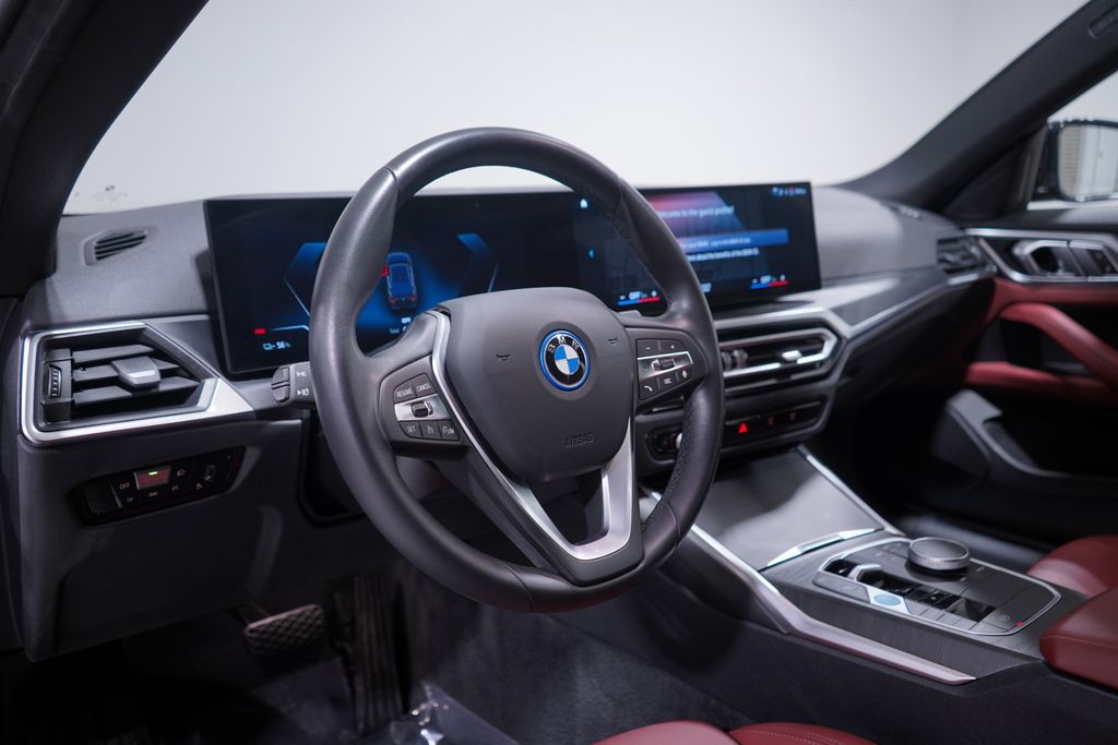 Thumbnail: 2023 BMW i4 - 6