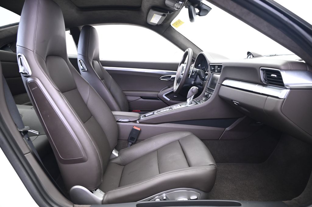 Thumbnail: 2012 Porsche 911 - 21