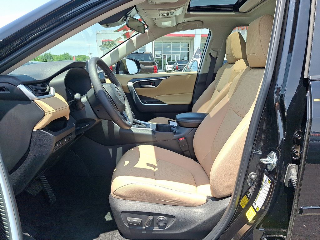 Thumbnail: 2024 Toyota RAV4 - 14