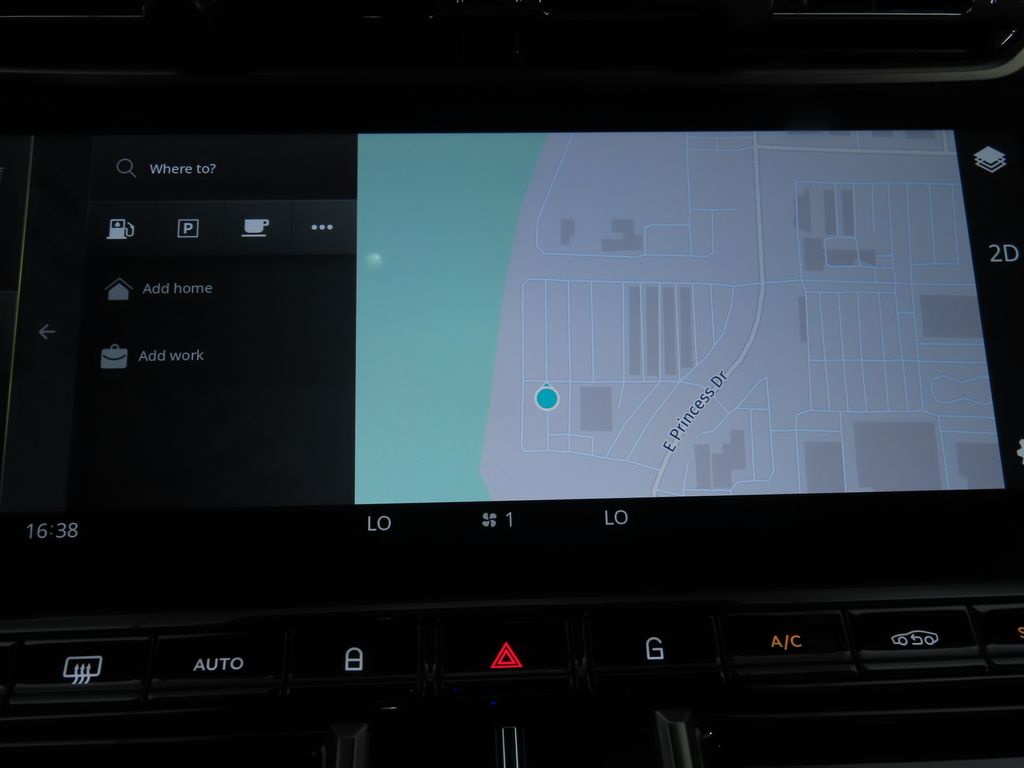 Thumbnail: 2025 Aston Martin Vantage - 15