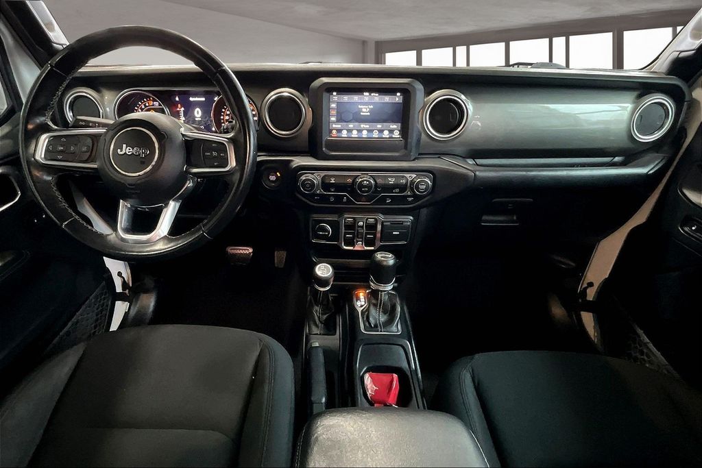 Used 2019 White Jeep Unlimited Sahara image 16