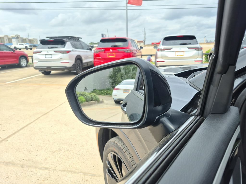 2026 Mitsubishi Outlander LE - 11