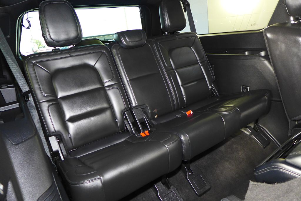 Thumbnail: 2019 Lincoln Navigator - 21
