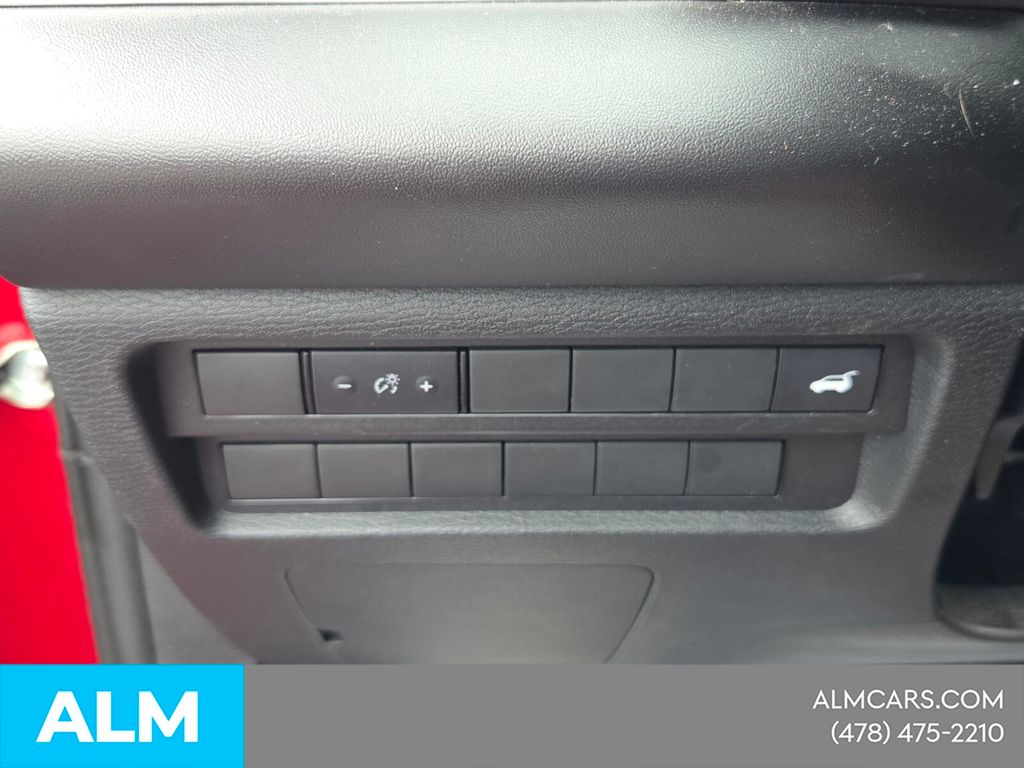 Used 2024 Red Mitsubishi SE image 27