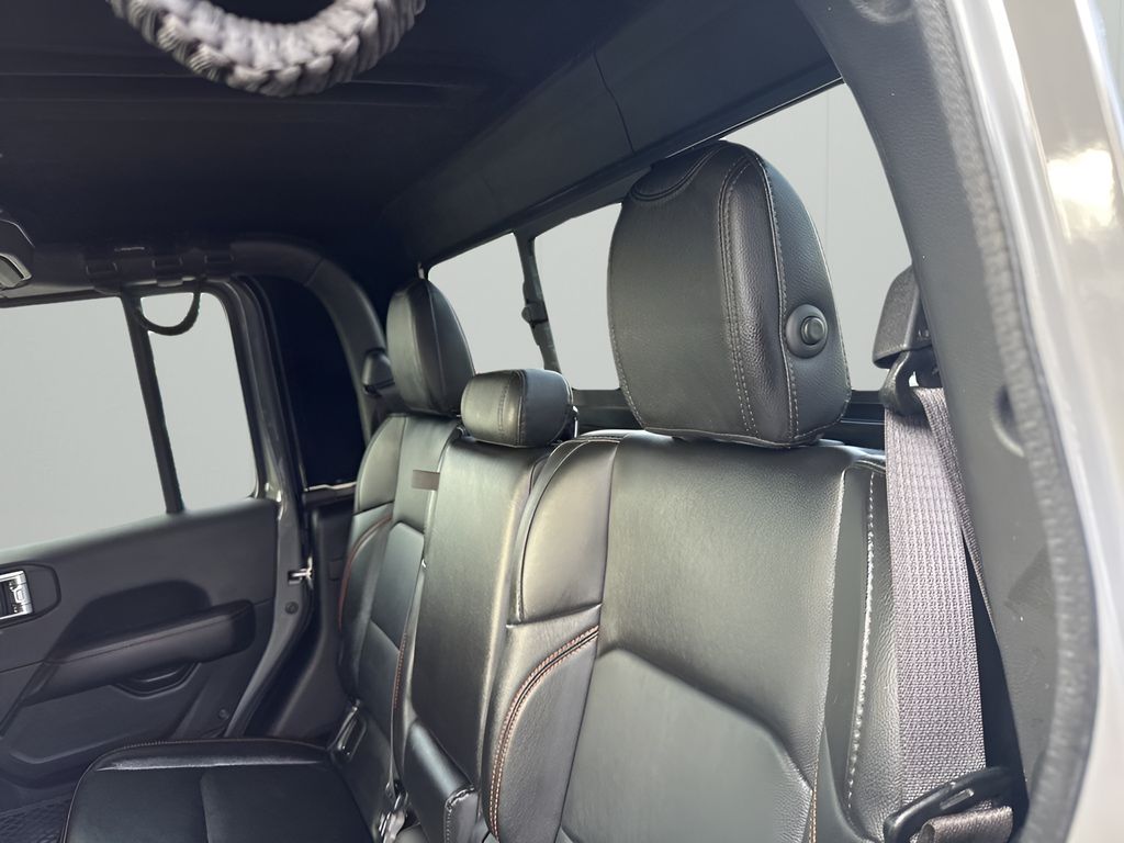 Used Car 2021 Jeep Gladiator  Mojave For Sale Under $35,000 In Austin, Texas