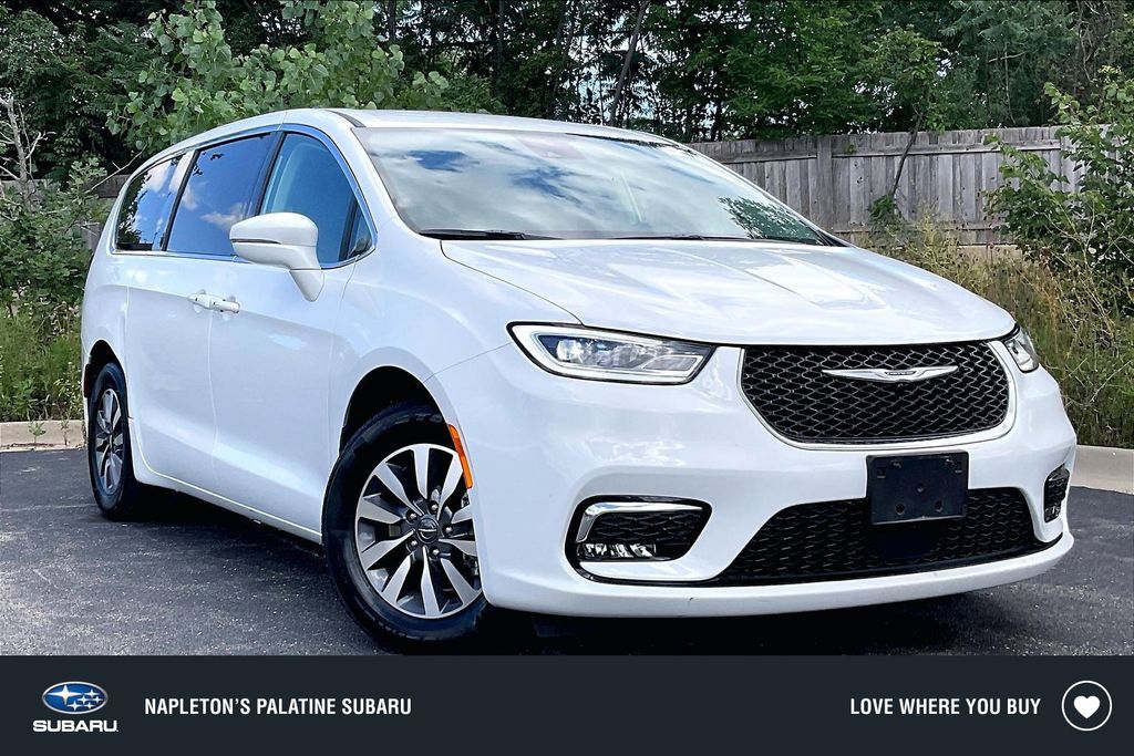  2022 Chrysler Pacifica Hybrid Touring L FWD   