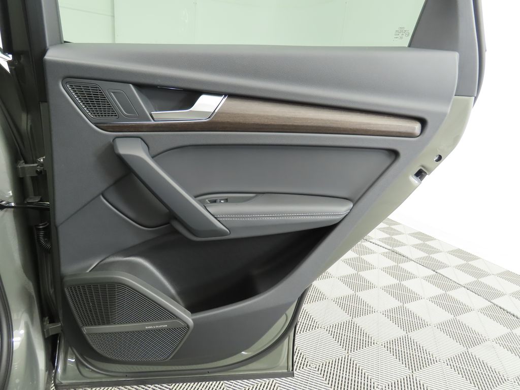 2025 Audi Q5  29
