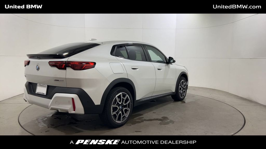 Thumbnail: 2025 BMW X2 - 8