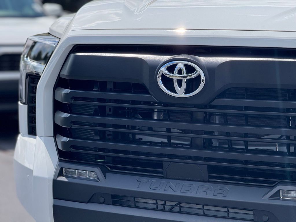 2026 Toyota Tundra SR5 CrewMax photo 6
