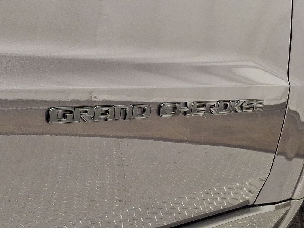 Thumbnail: 2021 Jeep Grand Cherokee - 31