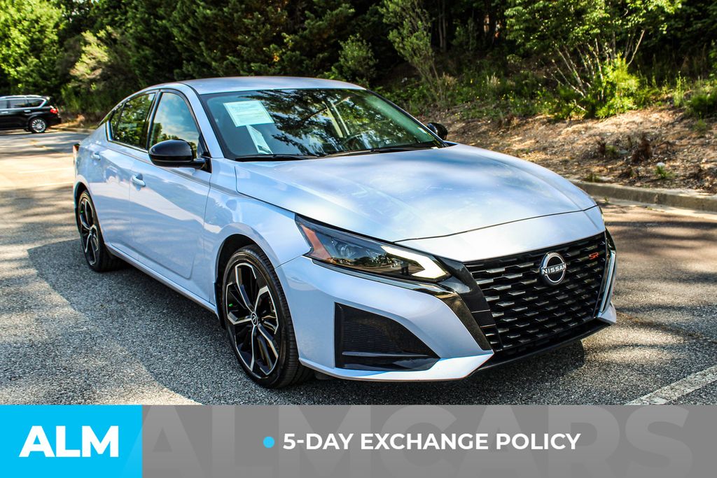 Used 2025 Gray Nissan 2.5 SR image 4