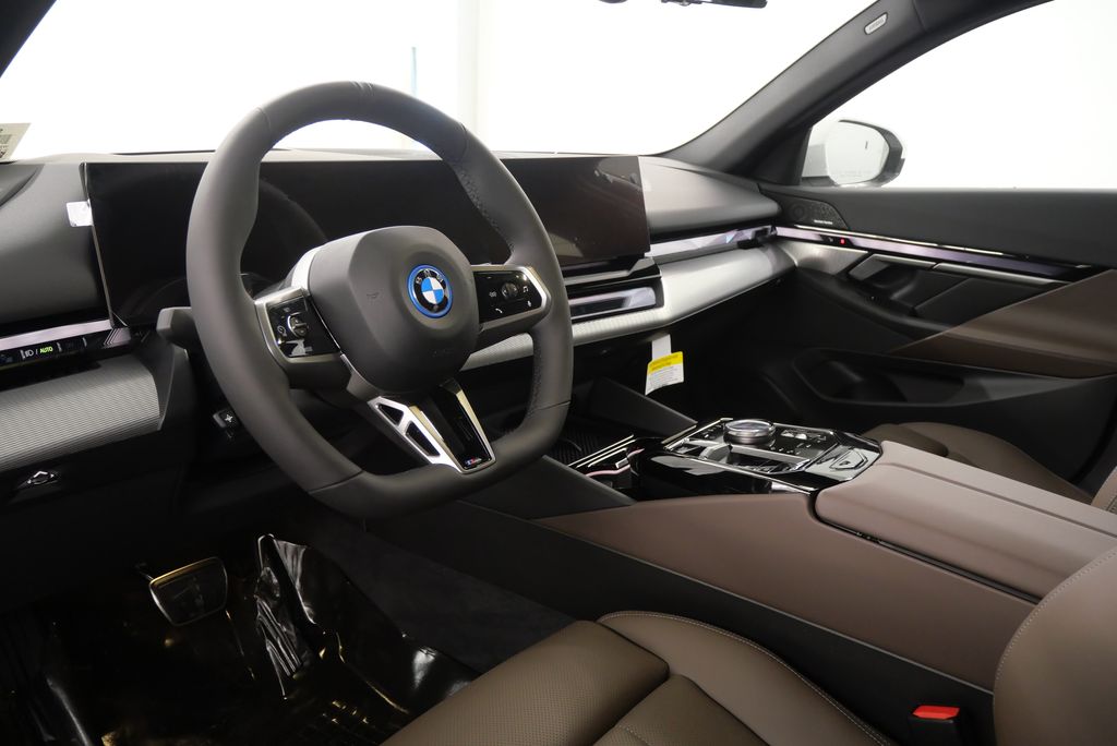 2025 BMW i5 xDrive40 14