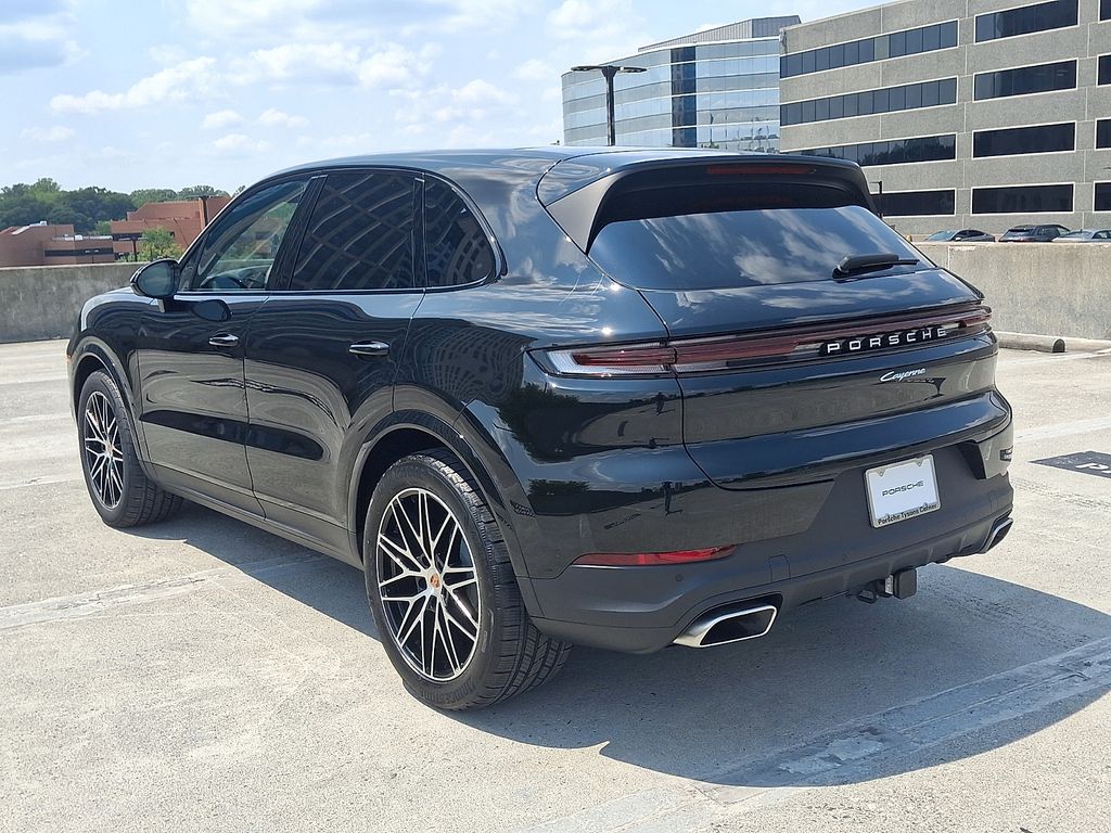 Thumbnail: 2026 Porsche Cayenne - 10