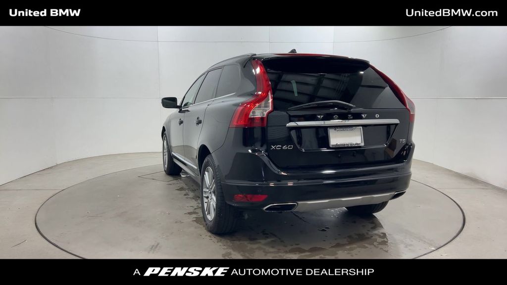 Thumbnail: 2017 Volvo XC60 - 7