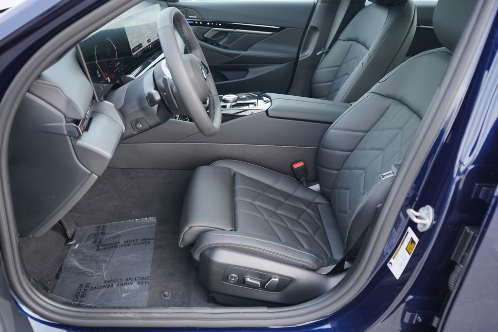 Thumbnail: 2026 BMW 5 Series - 11