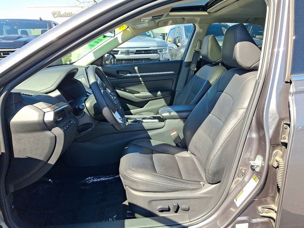 Thumbnail: 2021 Nissan Altima - 14