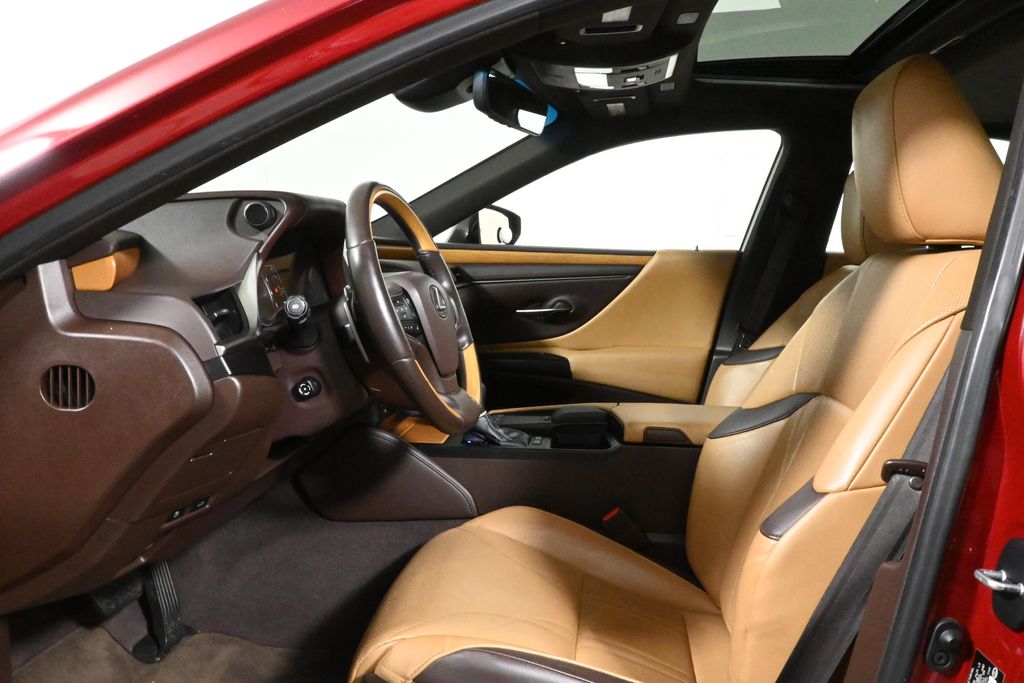 2019 Lexus ES Hybrid 300h Luxury 3