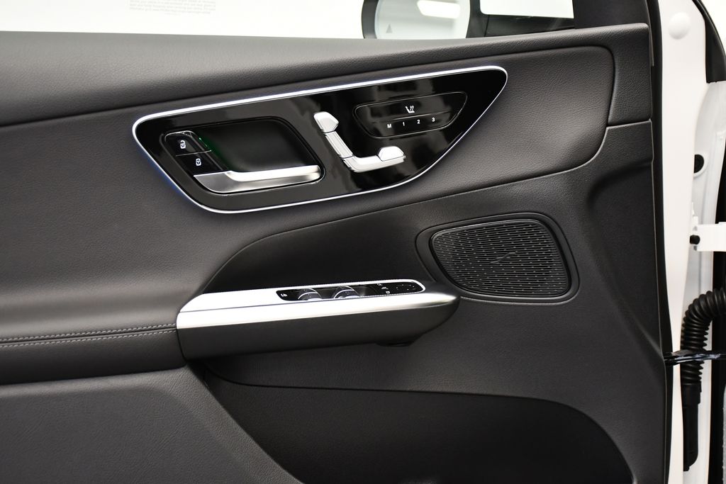 Thumbnail: 2026 Mercedes-Benz GLC - 31