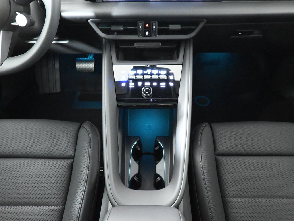Thumbnail: 2025 Porsche Macan - 26