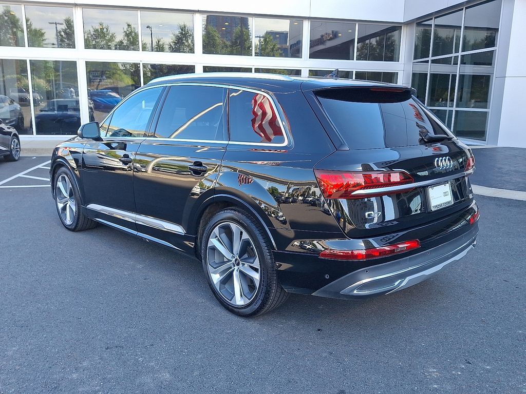 Thumbnail: 2022 Audi Q7 - 6