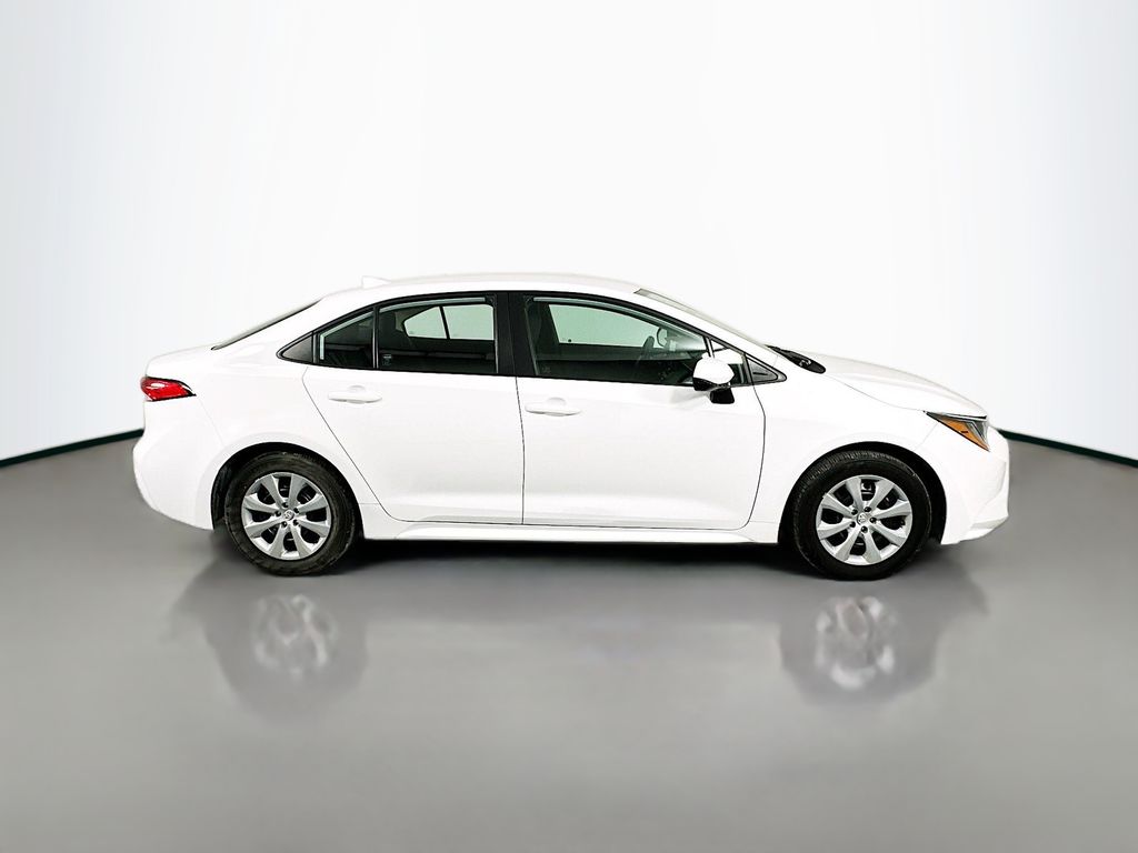 Thumbnail: 2022 Toyota Corolla - 4