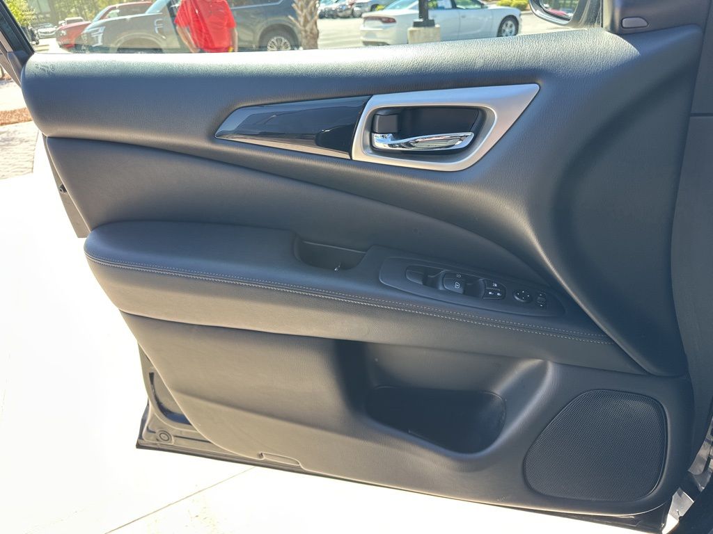 2020 Magnetic Black Pearl Nissan Pathfinder SV FWD SUV